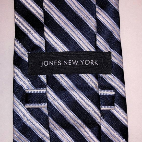 NWOT Jones New York Tie - Picture 2 of 3